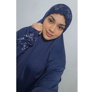 Roupa de rezar com renda azul