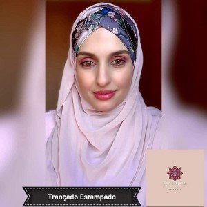 Hijab Trançado Estampado com lateral rosa baunilha
